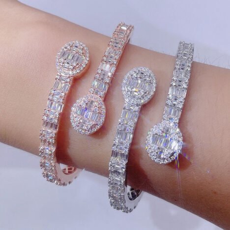 Rose Gold White Gold Baguette Cut VVS Moissanite Nail Bracelet for Sale - Image 2