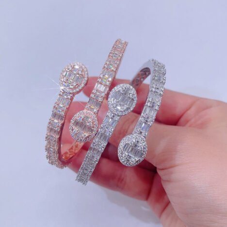 Rose Gold White Gold Baguette Cut VVS Moissanite Nail Bracelet for Sale - Image 4