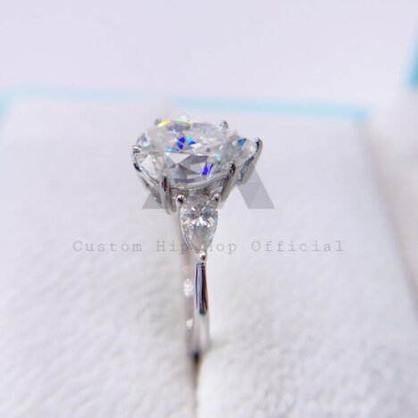 2.7CT Pear Cut VVS Moissanite Diamond Engagement Ring GRA Certificated - Image 2