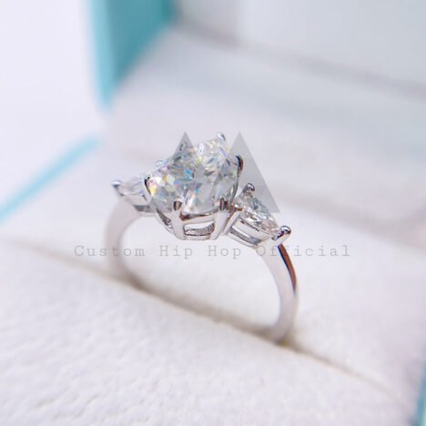 2.7CT Pear Cut VVS Moissanite Diamond Engagement Ring GRA Certificated - Image 3