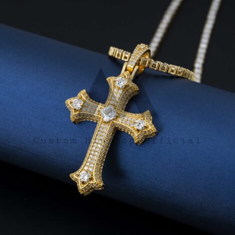 Iced Out VVS Moissanite Cross Pendant in 925 Sterling Silver for Hip Hop - Image 2